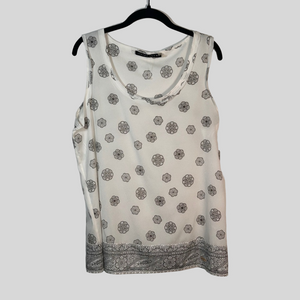 Ivanka Sleeveless  Blouse Black White L